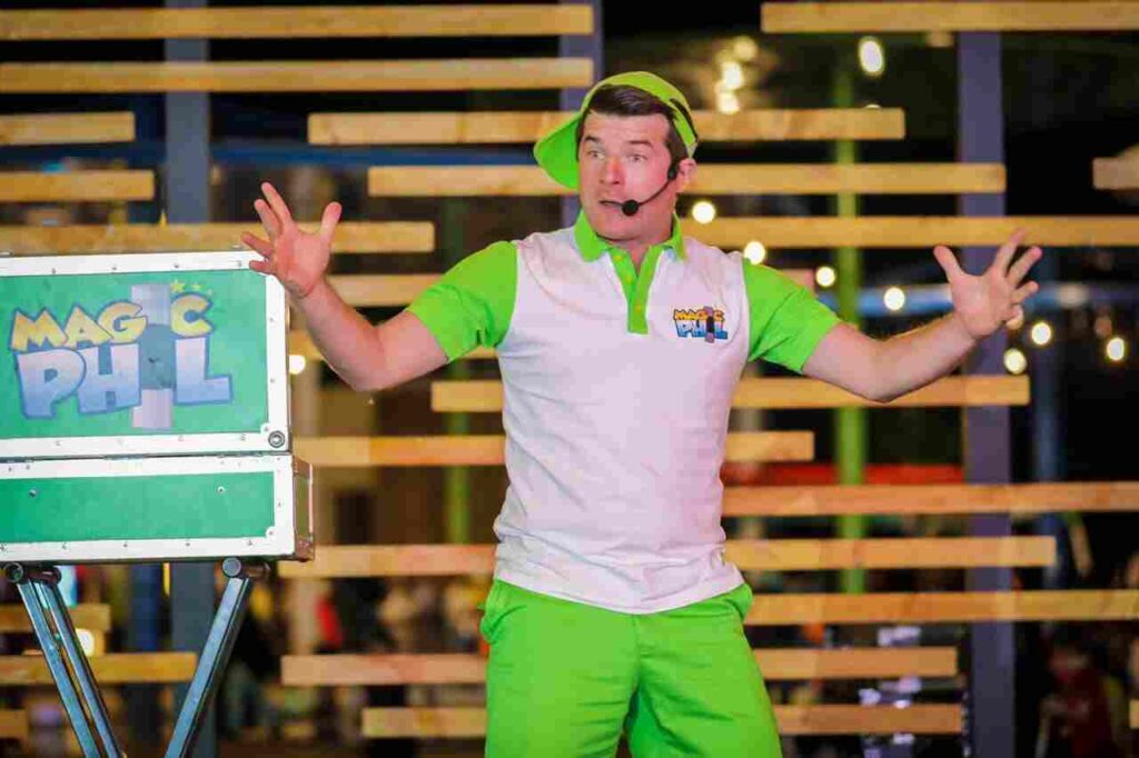 Magic Phil's Christmas Cracker in Dubai 2025