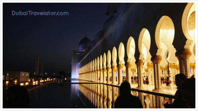 Sheikh zayed grand mosque at Night.