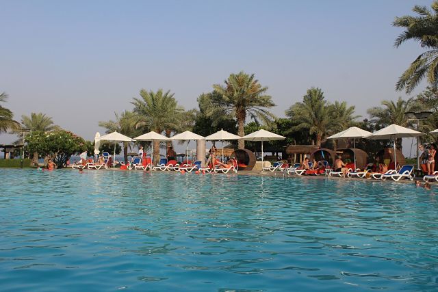 Fujairah Rotana Hotel, UAE - Swimming Pool