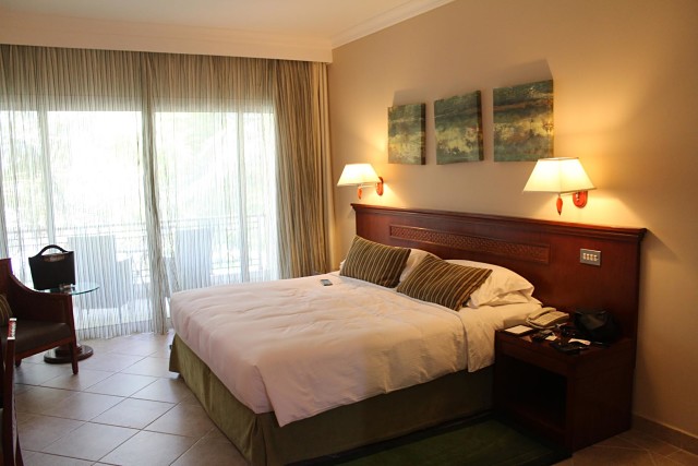 Fujairah Rotana Hotel, UAE -Bedroom