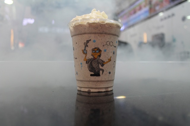 ICE-CREAM LAB, Dubai - Cookies and Cream shake