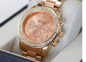 Rose Gold Plated Full Stainless Steel Lady Quartz Watch.