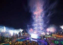 New Year 2014 Fireworks in Dubai at Burj Khalifa – Watch video