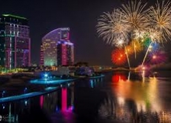 UAE National Day Fireworks 2018 in Dubai – Dubai Festival City Mall Bay