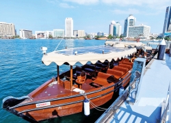 Dubai’s First Hybrid 20-Seater Abra – AED2 fare between 2 stations