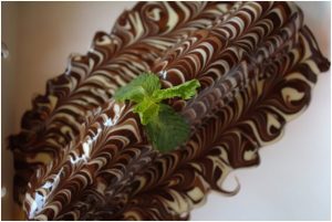 Sushi roll with brownie pieces